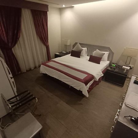 Sixty Three Hotel Suites Riyadh Luaran gambar